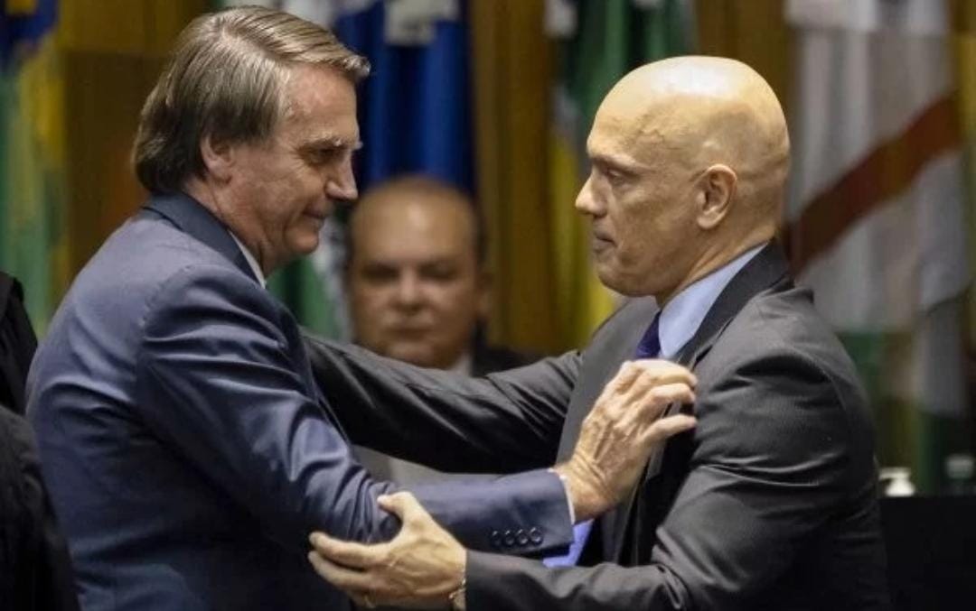 Ex-presidente Jair Bolsonaro e o ministro Alexandre de Moraes, do STF