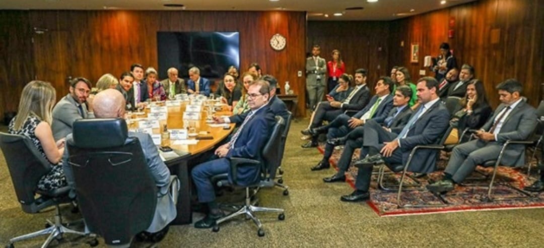 Participaram da reunião representantes de 16 partidos e da Procuradoria-Geral da República.