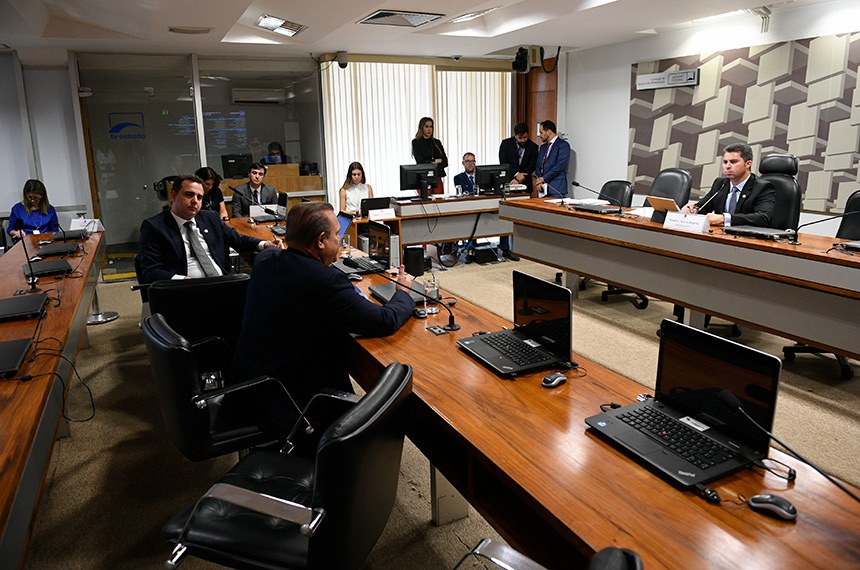 A comissão de infraestrutura, presidida pelo senador Marcos Rogério, priorizou investimentos em rodovias