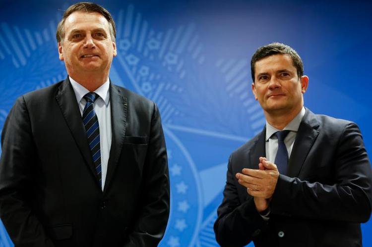 Bolsonaro e Sergio Moro: campanha do governo visa a dar visibilidade ao projeto defendido pelo ministro da Justiça (Foto: Carolina Antunes/Divulgação) Bolsonaro e Sergio Moro: campanha do governo visa a dar visibilidade ao projeto defendido pelo ministro da Justiça (Foto: Carolina Antunes/Divulgação)