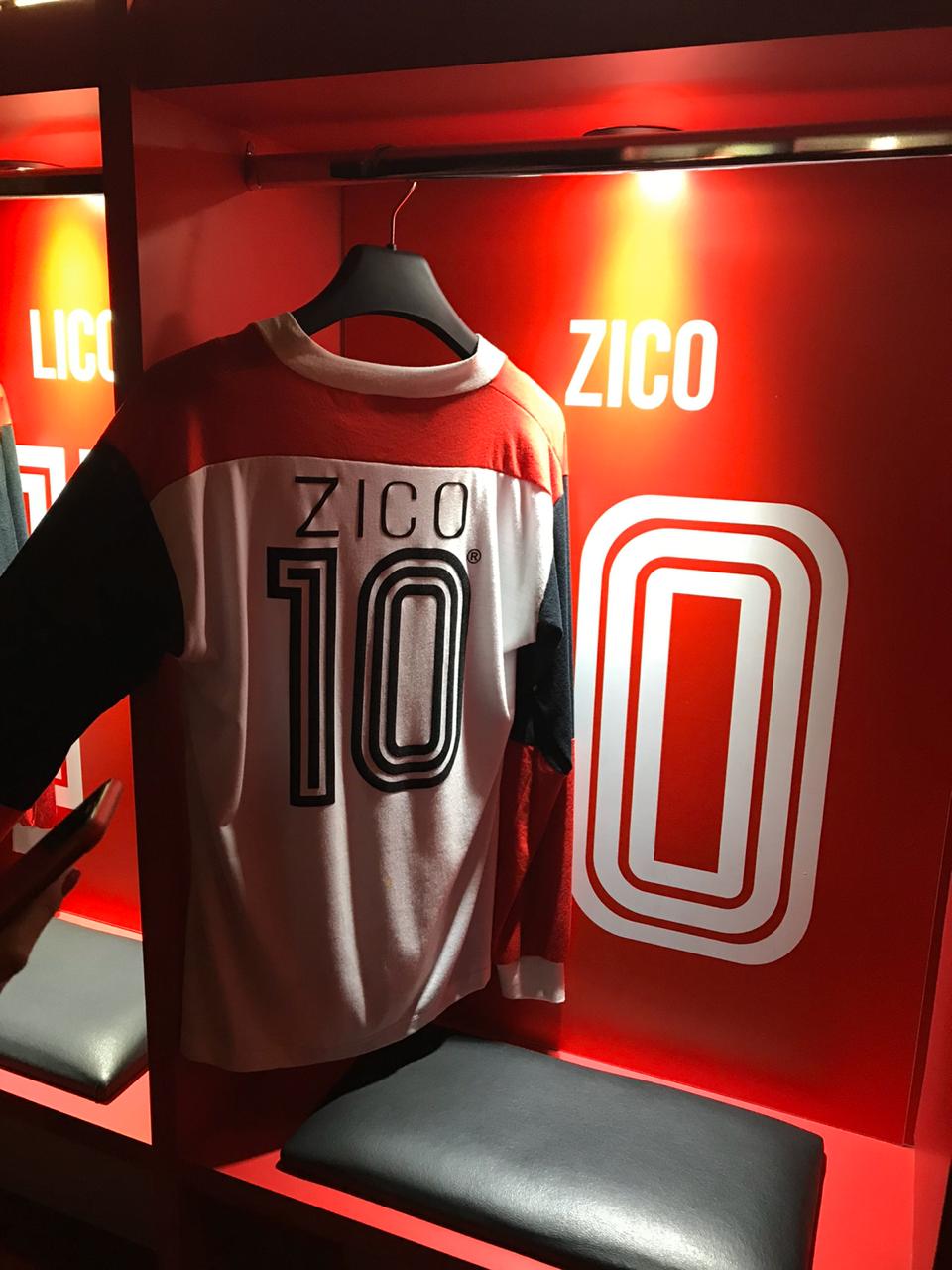 Camisa usada por Zico na final do Mundial de Clubes de 1981
