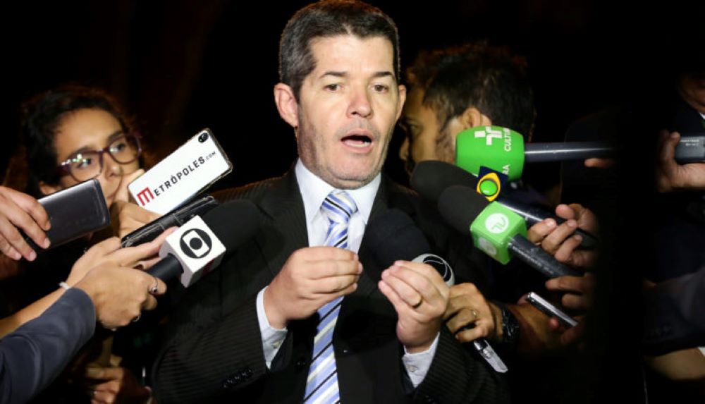 Delegado Waldir segue líder do PSL e chama o presidente Bolsonaro de "vagabundo"