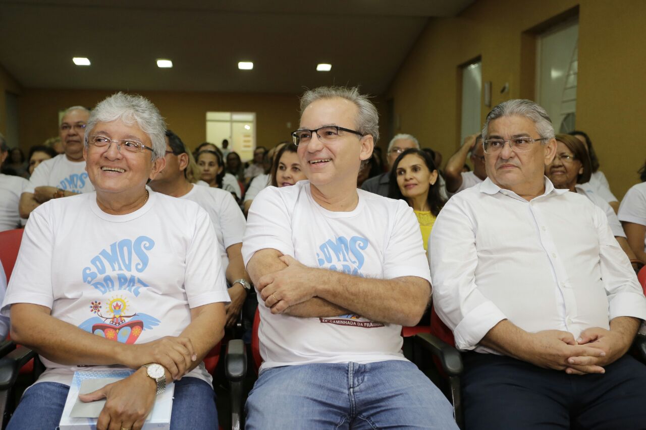 Padre Tony Batista ao lado do prefeito de Teresina Firmino Filho