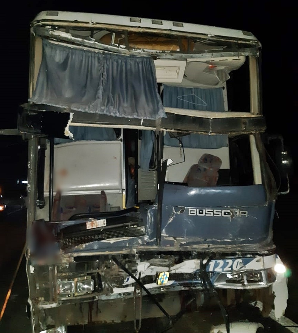 Passageiro de ônibus envolvido em engavetamento na Fernão Dias em MG morreu