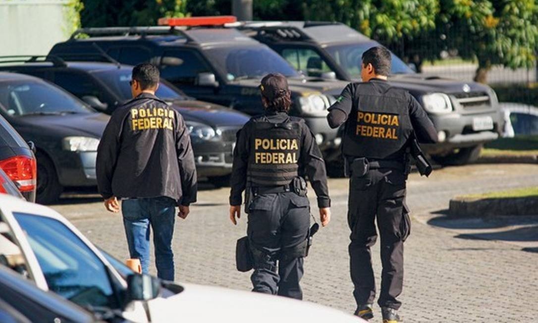 Policiais Federais em atividades externas, as quais excetuam-se ao controle de frequência