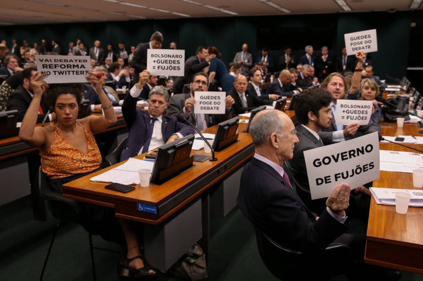 Reunião da CCJ da Câmara para ouvir o ministro da Economia Paulo Guedes, em março, foi interrompida devido protesto de parlamentares da oposição