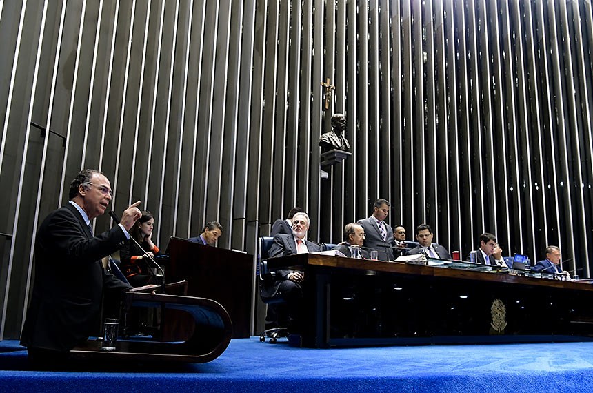 Senador Fernando Bezerra encaminha votação da Previdência como líder do Governo