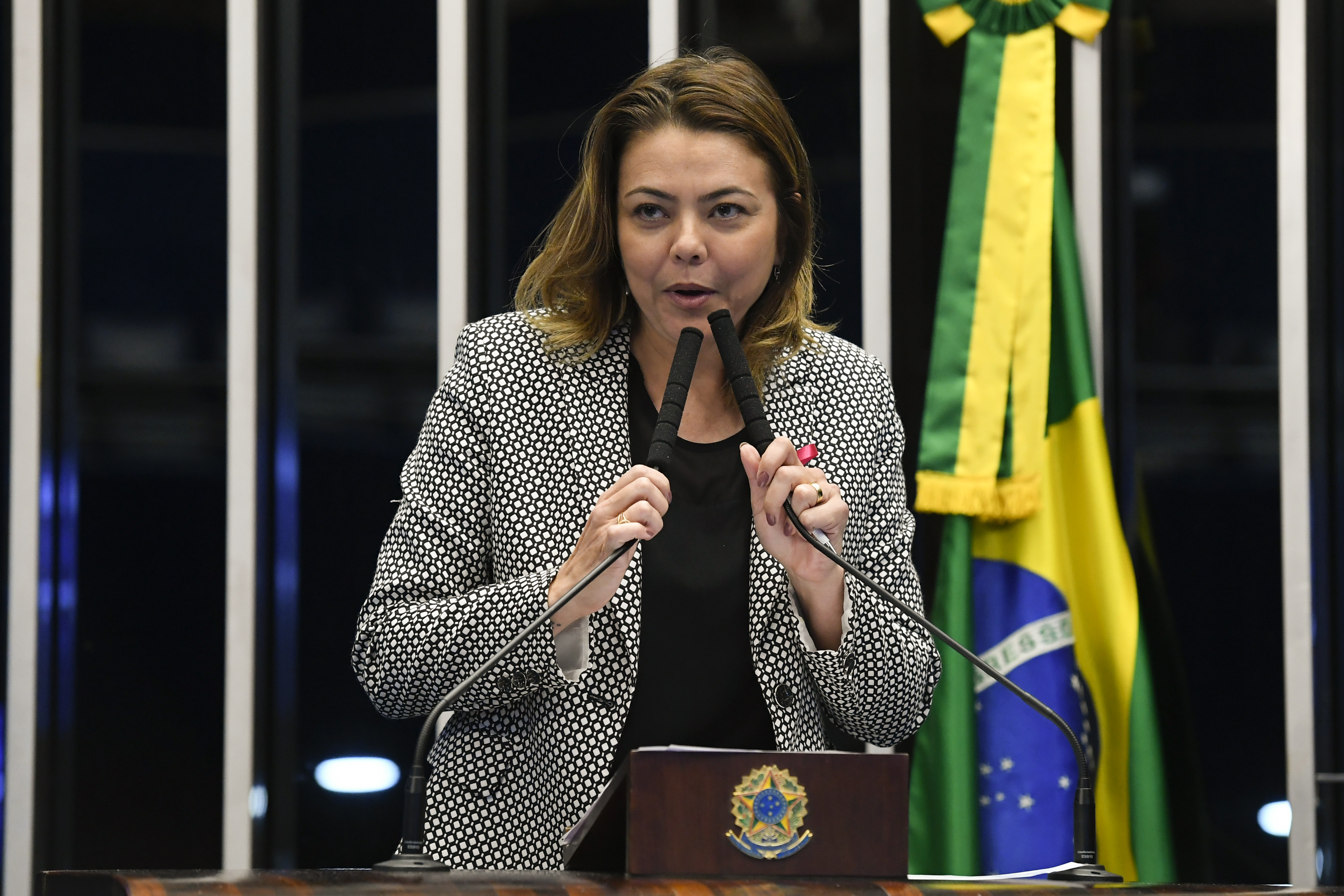 Senadora Leila Barros discursa no Plenário do Senado sobre a PEC da Previdência