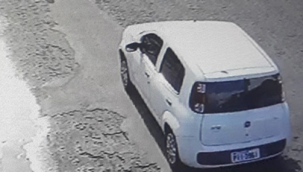 Suspeitos de assalto aos Correios em Água Branca fugiram em um Fiat Uno