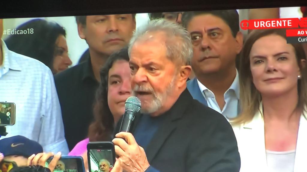 Ex-presidente Lula em discurso após ser solto