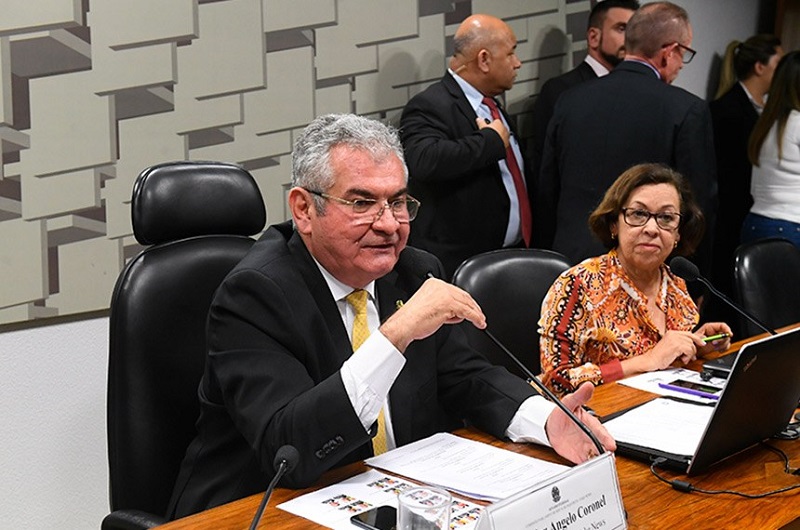 O senador Angelo Coronel (PSD-BA), presidente da CPI das Fake News, ao lado da relatora, deputada Lídice da Mata (PSB-BA)