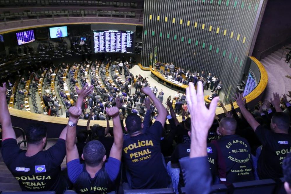 Plenário da Câmara dos Deputados aprova em votação final, a PEC 372/17 da Polícia Penal