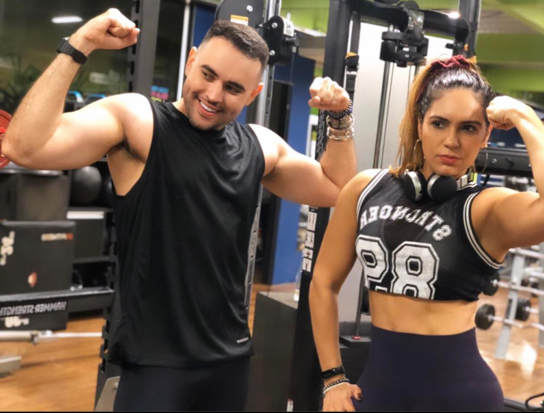"Shape conferido" expressão usada após treino de musculação remetendo ao culto do corpo.