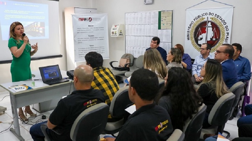 Treinamento para implantação das Secretarias Unificadas em Corrente