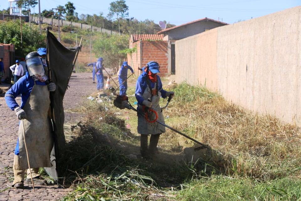 , a comunidade pode ajudar o órgão com informações ou denúncias sobre descarte incorreto de lixo domiciliar ou material sólido pelos números (86) 3215-7875 e 7874 ou pelo aplicativo Colab.