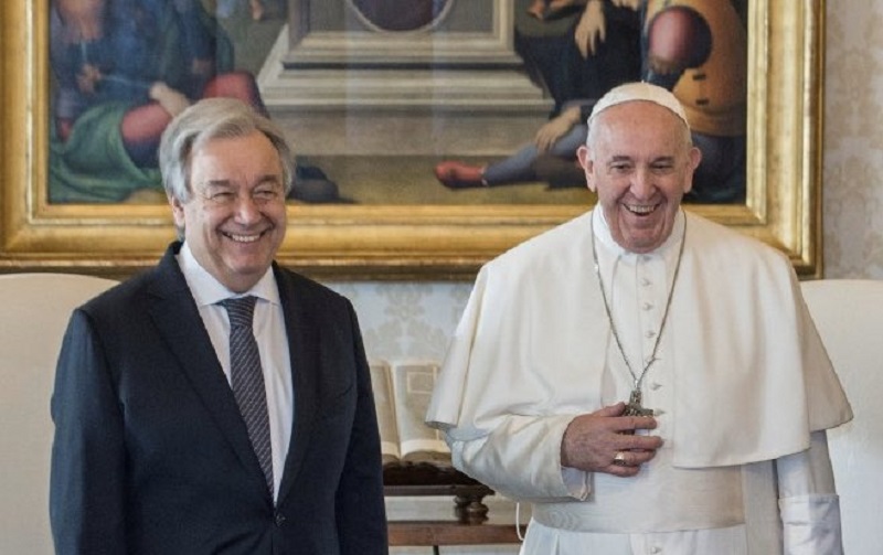 O secretário-geral da ONU, António Guterres, em reunião com o papa Francisco na Cidade do Vaticano, em Roma