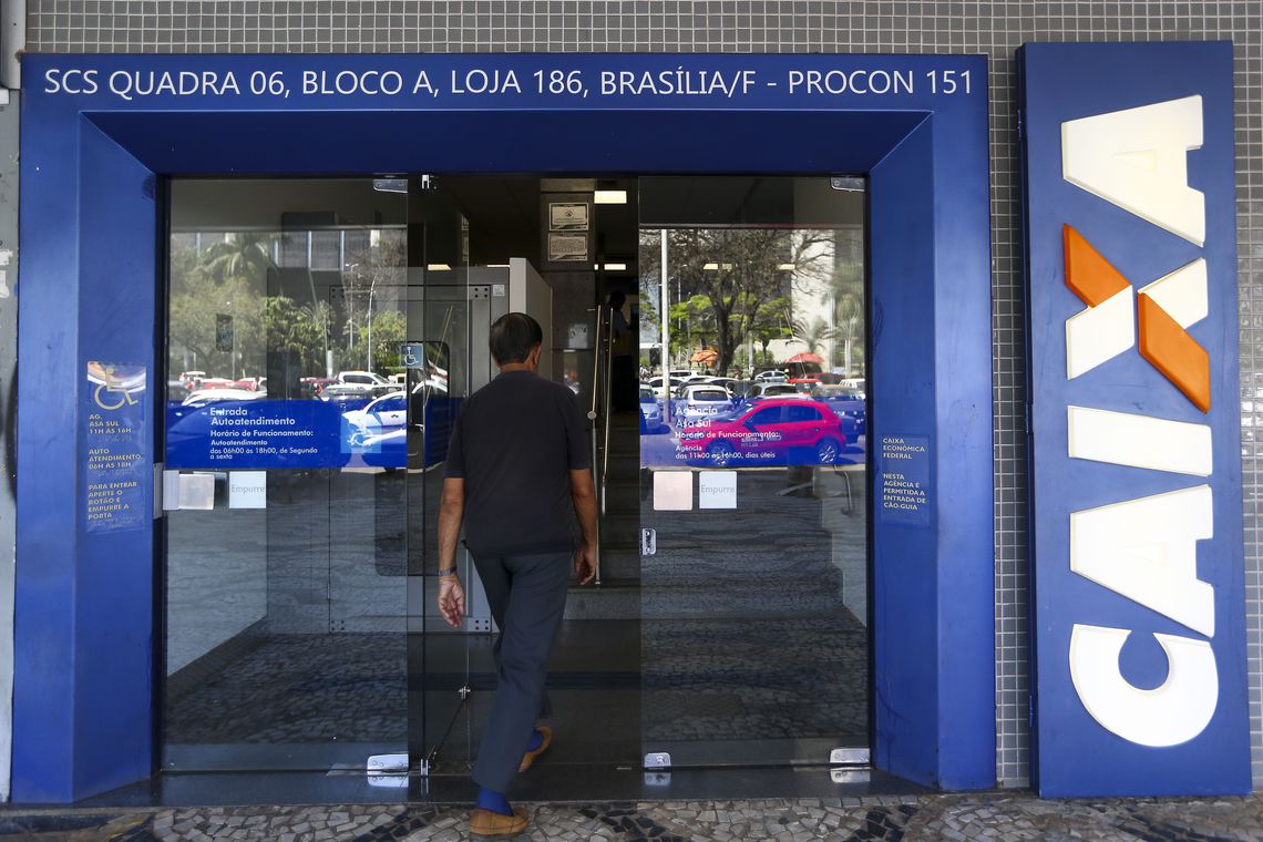 Originalmente, o saque imediato iria até março, mas o banco antecipou o cronograma, e todos os trabalhadores receberão o dinheiro este ano