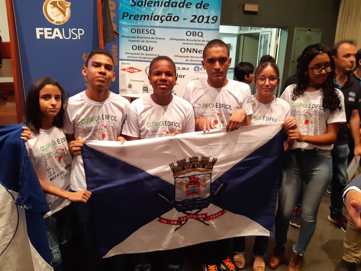 Os alunos premiados com medalhas nas Olimpíadas Brasileiras de Química e Ciências