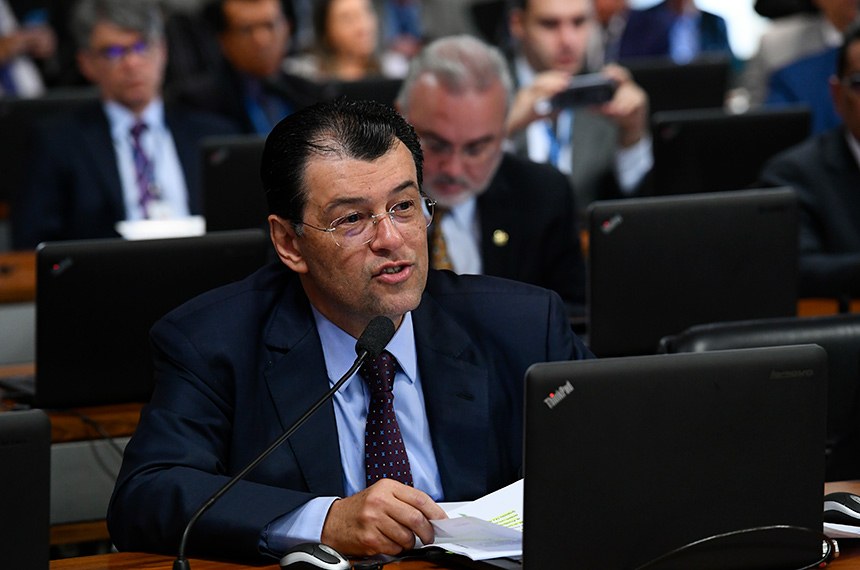 Senador Eduardo Braga ( MDB-AM)