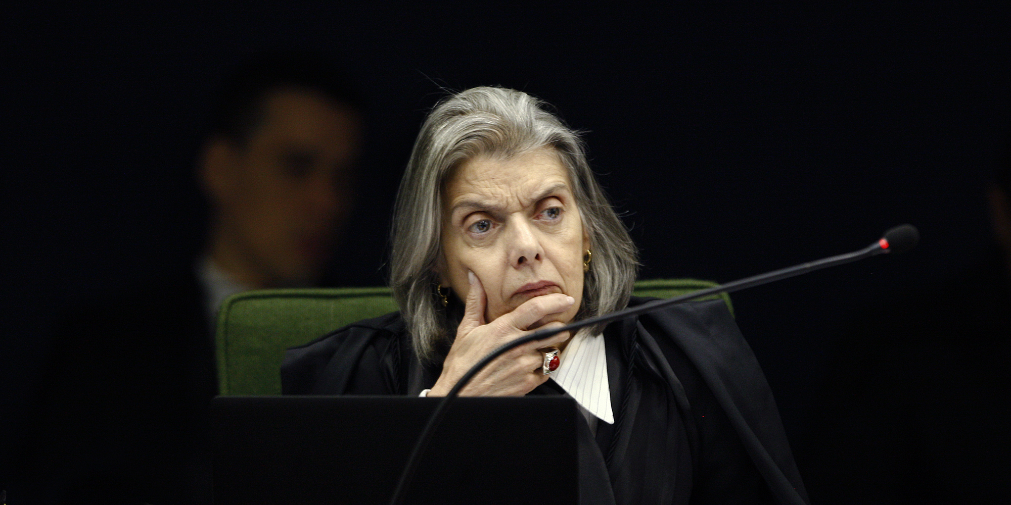 Cármen Lúcia preside a 2ª Turma do STF