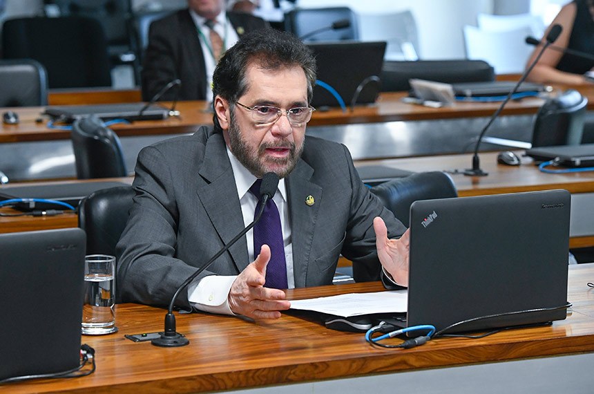 Comissão de Meio Ambiente aprova projeto em defesa dos animais em desastre