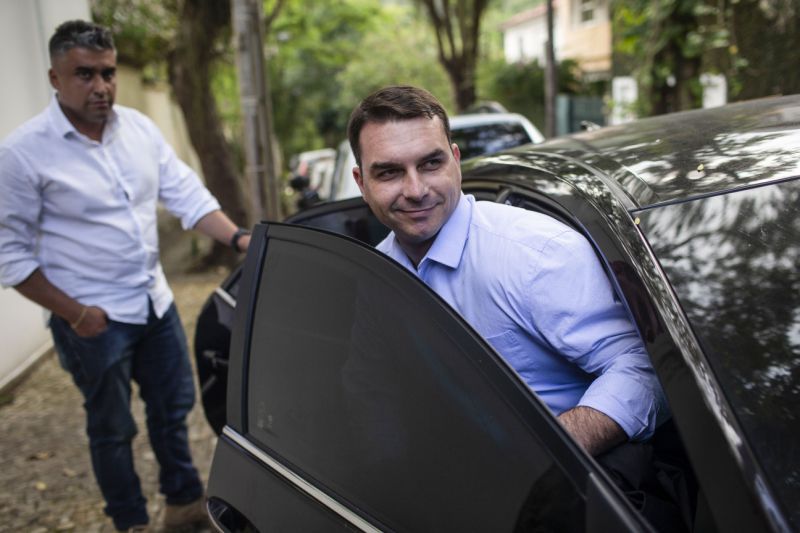 Senador Flavio Bolsonaro nega estar apadrinhando o subprocurador-geral Antônio Carlos Simões Martins Soares para o comando da Procuradoria-Geral da República