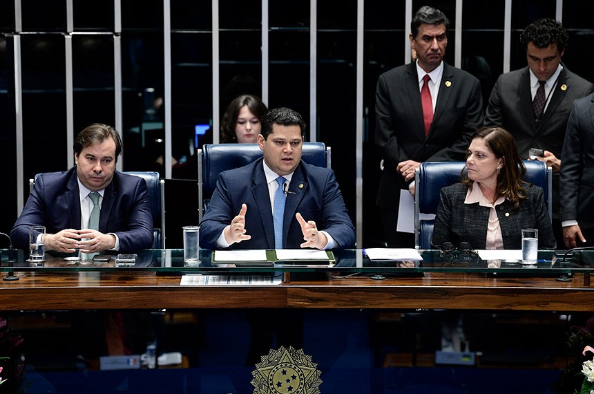 Congresso Nacional a prova PEC que contempla estados e municípios na distribuição do Petróleo