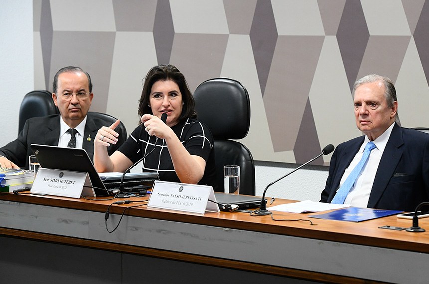 Presidente da CCJ do Senado, Simone Tebet deu prazo até terça-feira para análise de Relatório