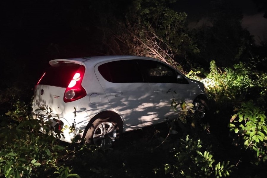 Carro recuperado pela Polícia Militar do Piaui