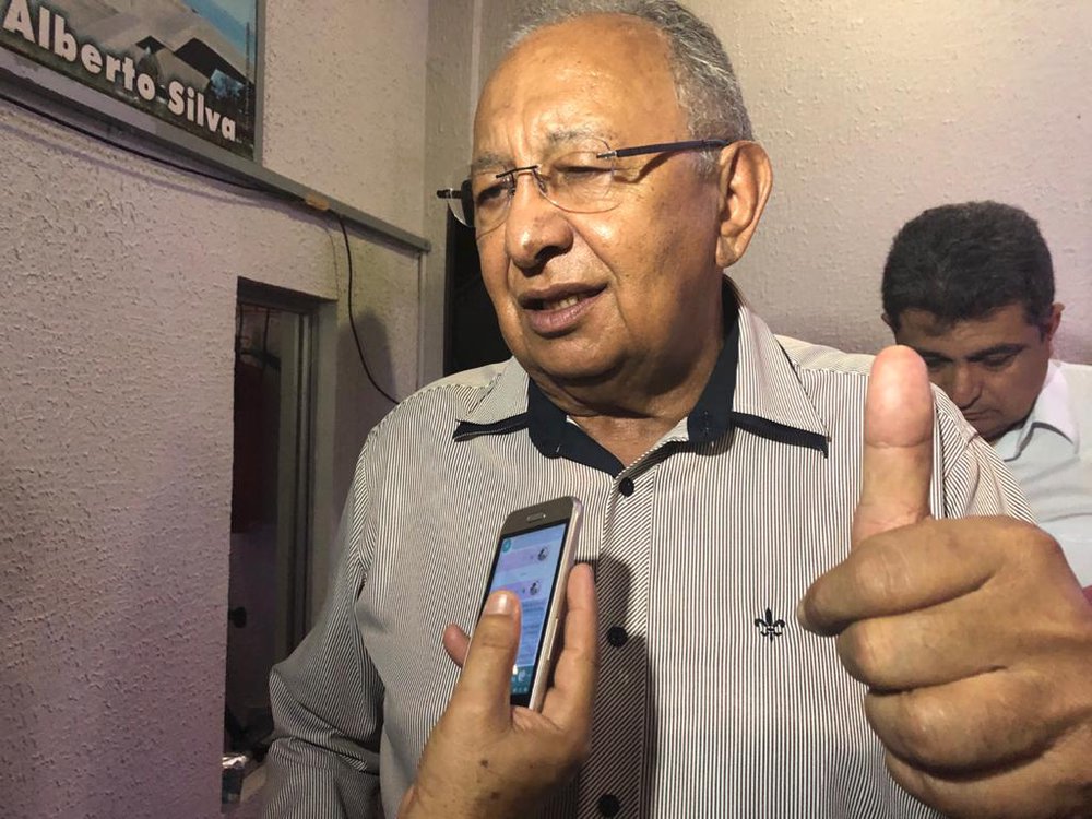 Dr. Pessoa - transborda de alegria e diz mais otimista do que nunca para disputar o pleito (Foto: Jacinto Teles/JTNews) Dr. Pessoa - transborda de alegria e diz mais otimista do que nunca para disputar o pleito (Foto: Jacinto Teles/JTNews)