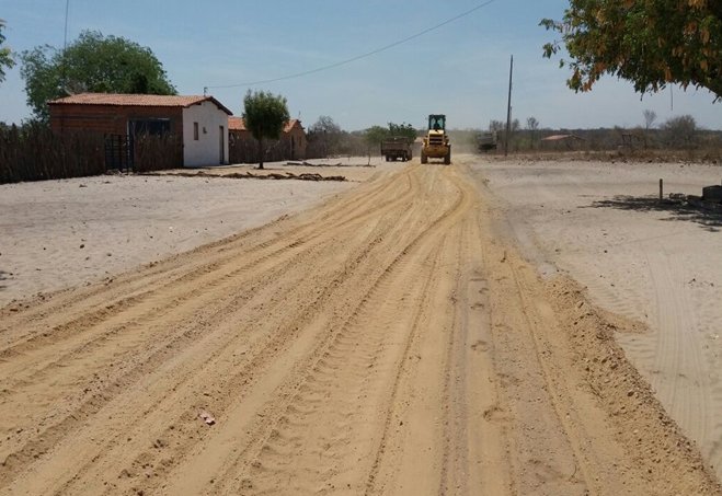 Melhorias de estradas em Jaicóis (Foto: Prefeitura de Jaicóis) Melhorias de estradas em Jaicóis (Foto: Prefeitura de Jaicóis)