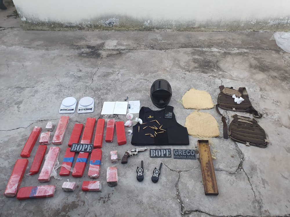 Na operação foi apreendido fuzil semi-automática calibre .50, de fabricação norte-americana (Foto: SSP-PI) Na operação foi apreendido fuzil semi-automática calibre .50, de fabricação norte-americana (Foto: SSP-PI)