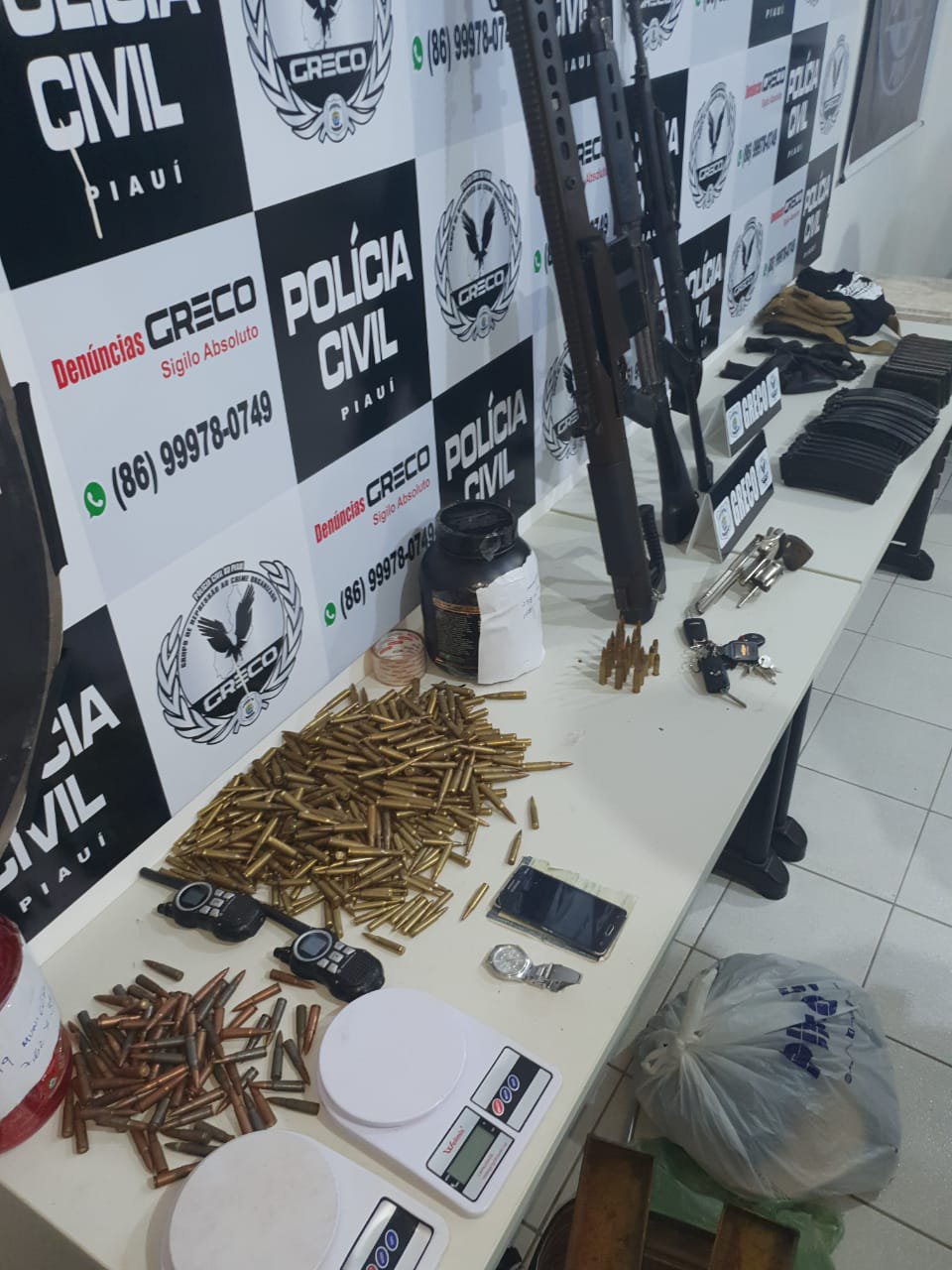 Na operação foi apreendido fuzil semi-automática calibre .50, de fabricação norte-americana (Foto: SSP-PI) Na operação foi apreendido fuzil semi-automática calibre .50, de fabricação norte-americana (Foto: SSP-PI)