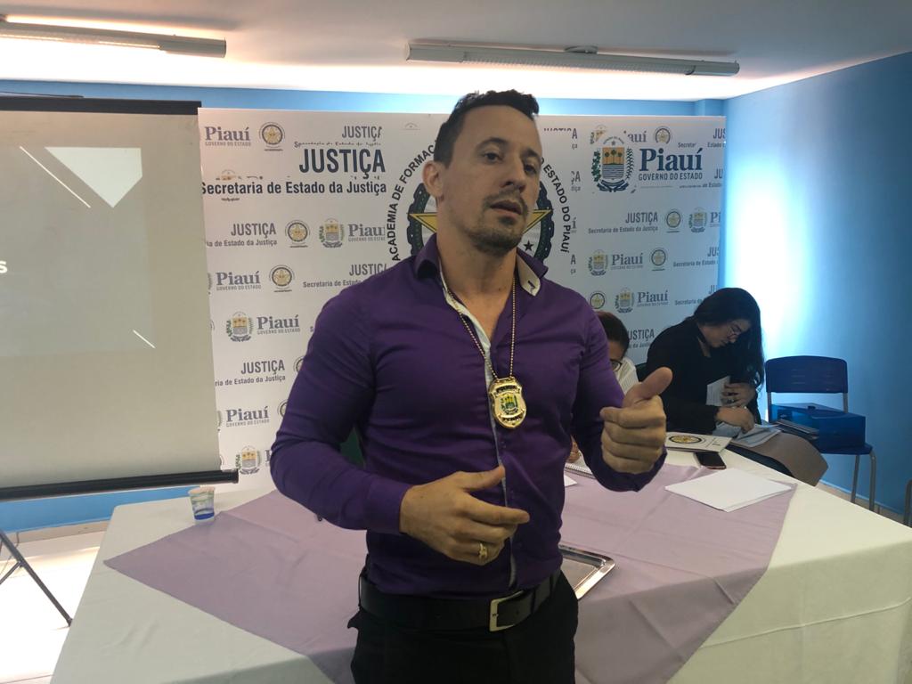 Prof. Marcos Paulo - defende cursos específicos de como o Policial Penal usar sua arma fora do serviço