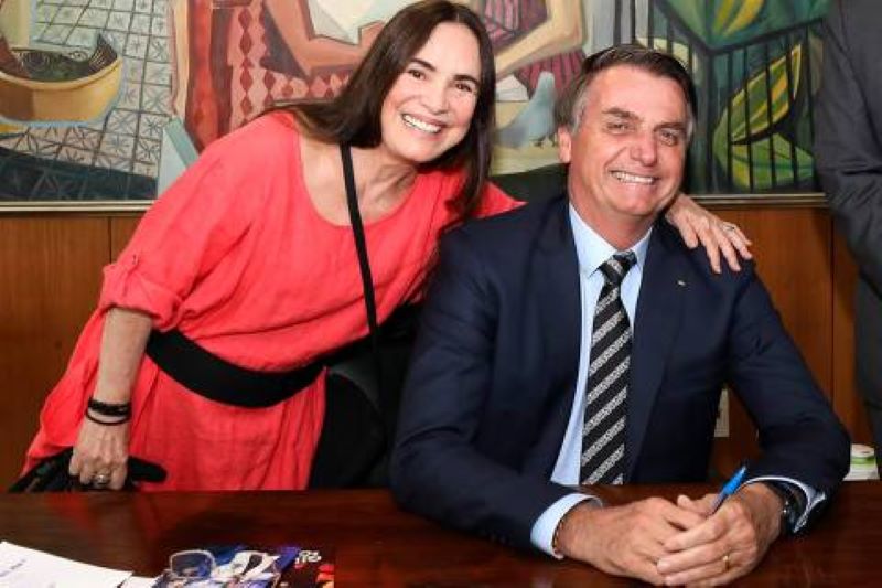 Regina Duarte e Bolsonaro - é só afagos