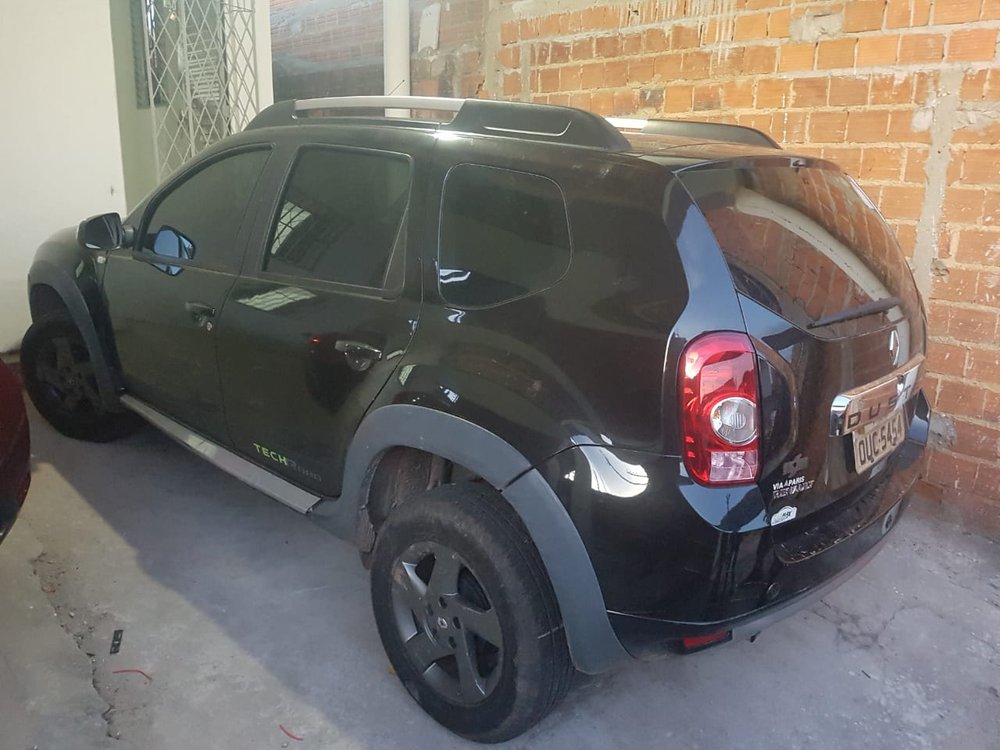 Três veículos roubados foram apreendidos, dentre eles um automóvel colonado e que possuia blindagem à prova de balas (Foto: SSP-PI) Três veículos roubados foram apreendidos, dentre eles um automóvel colonado e que possuia blindagem à prova de balas (Foto: SSP-PI)