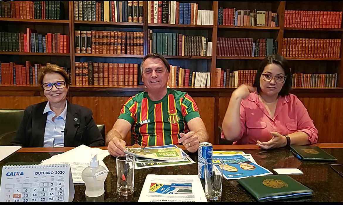 A ministra Tereza Cristina participou da live do presidente Jair Bolsonaro