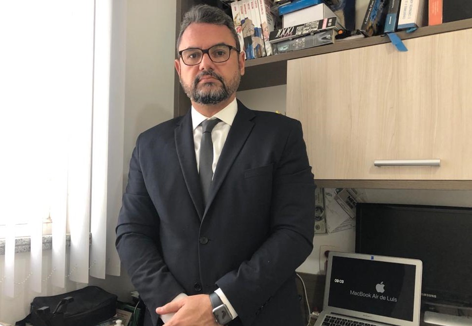 Advogado Luis Moura percebe discriminação da mídia nacional com relação ao indicado ao STF