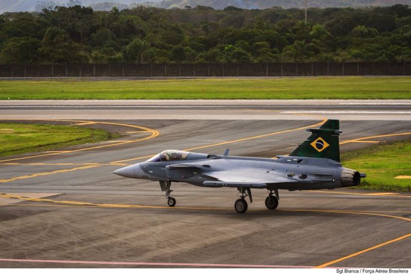 Aeronáutica apresenta oficialmente o Caça Gripen, adquirido na Suécia