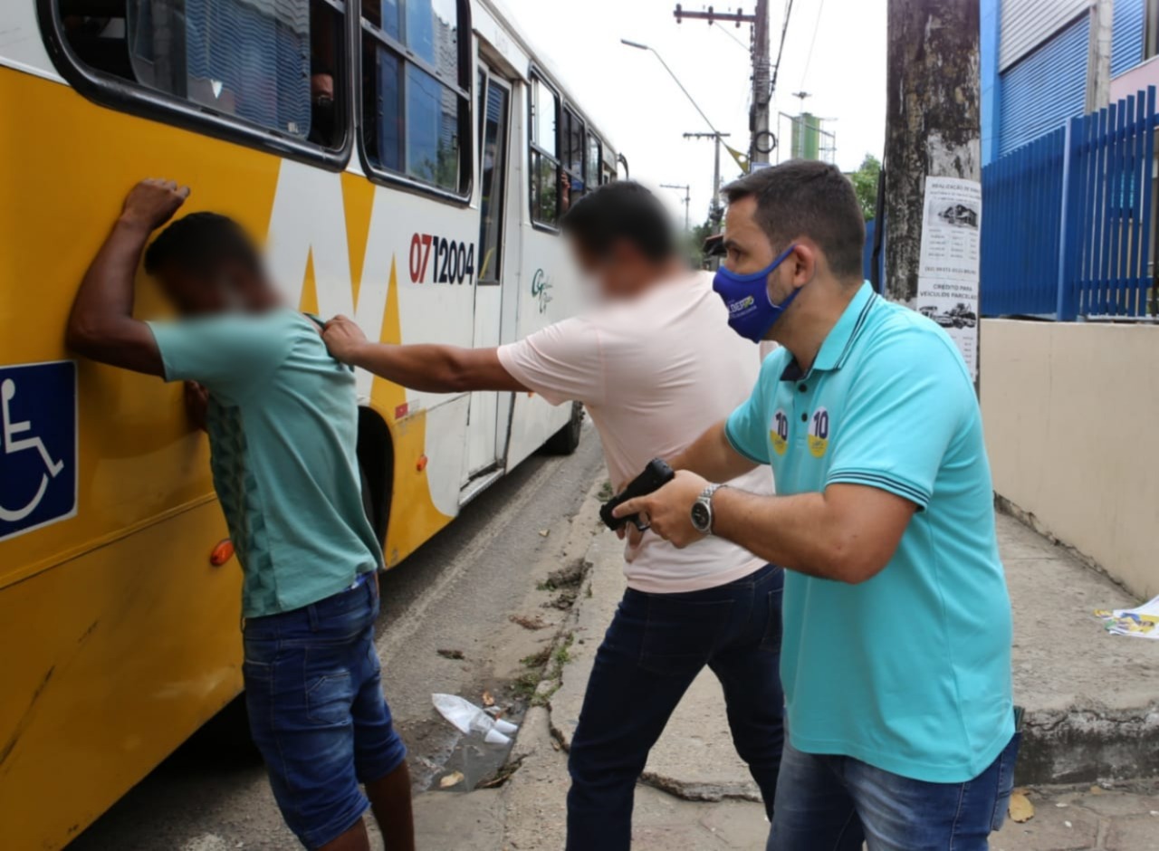 Capitão Alberto Neto prende assaltante de ônibus em Manaus