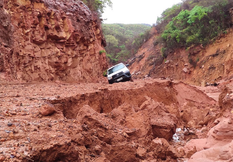 Chuva causa destruição em rodovia que passou por reparo do DER-PI