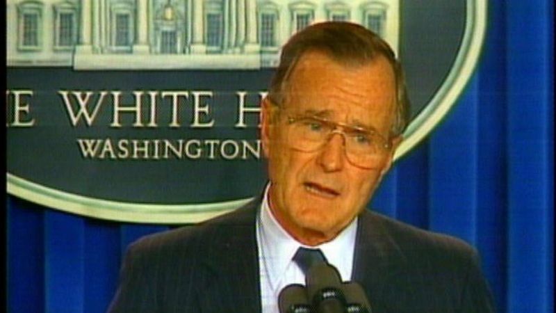 Biden se opôs à Guerra do Golfo promovida por George H. W. Bush (foto)