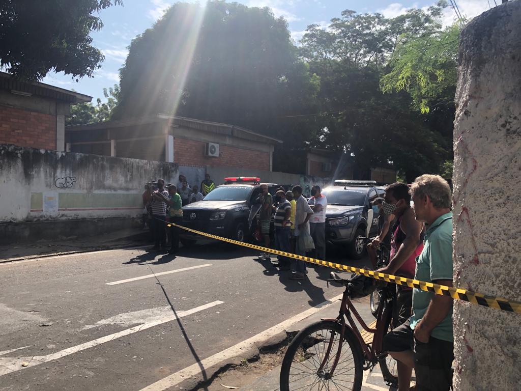 A Polícia Militar isolou o local