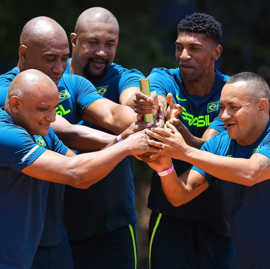O ex-velocista contou com a companhia dos quatro atletas que foram titulares naquele revezamento: Vicente Lenilson, Edson Luciano Ribeiro, André Domingos e Claudinei Quirino