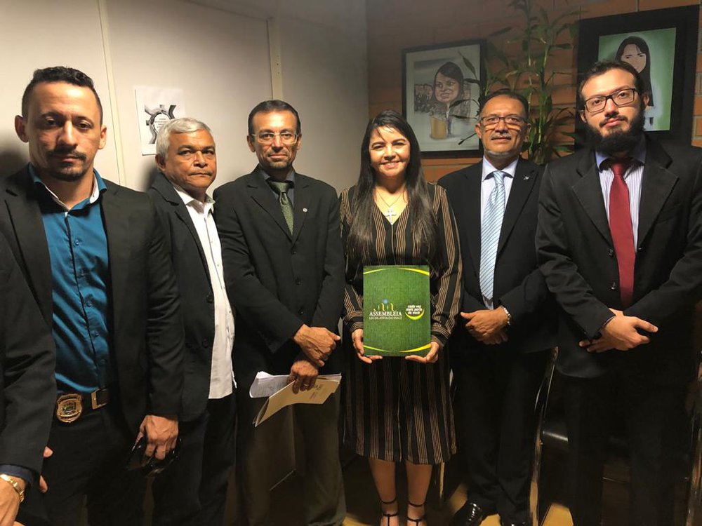 Deputada Tereza Britto recebeu Entidades classistas dos Policiais Penais e também assinou a PEC Estadual (Foto: D. MARGARIDA/JTNEWS) Deputada Tereza Britto recebeu Entidades classistas dos Policiais Penais e também assinou a PEC Estadual (Foto: D. MARGARIDA/JTNEWS)