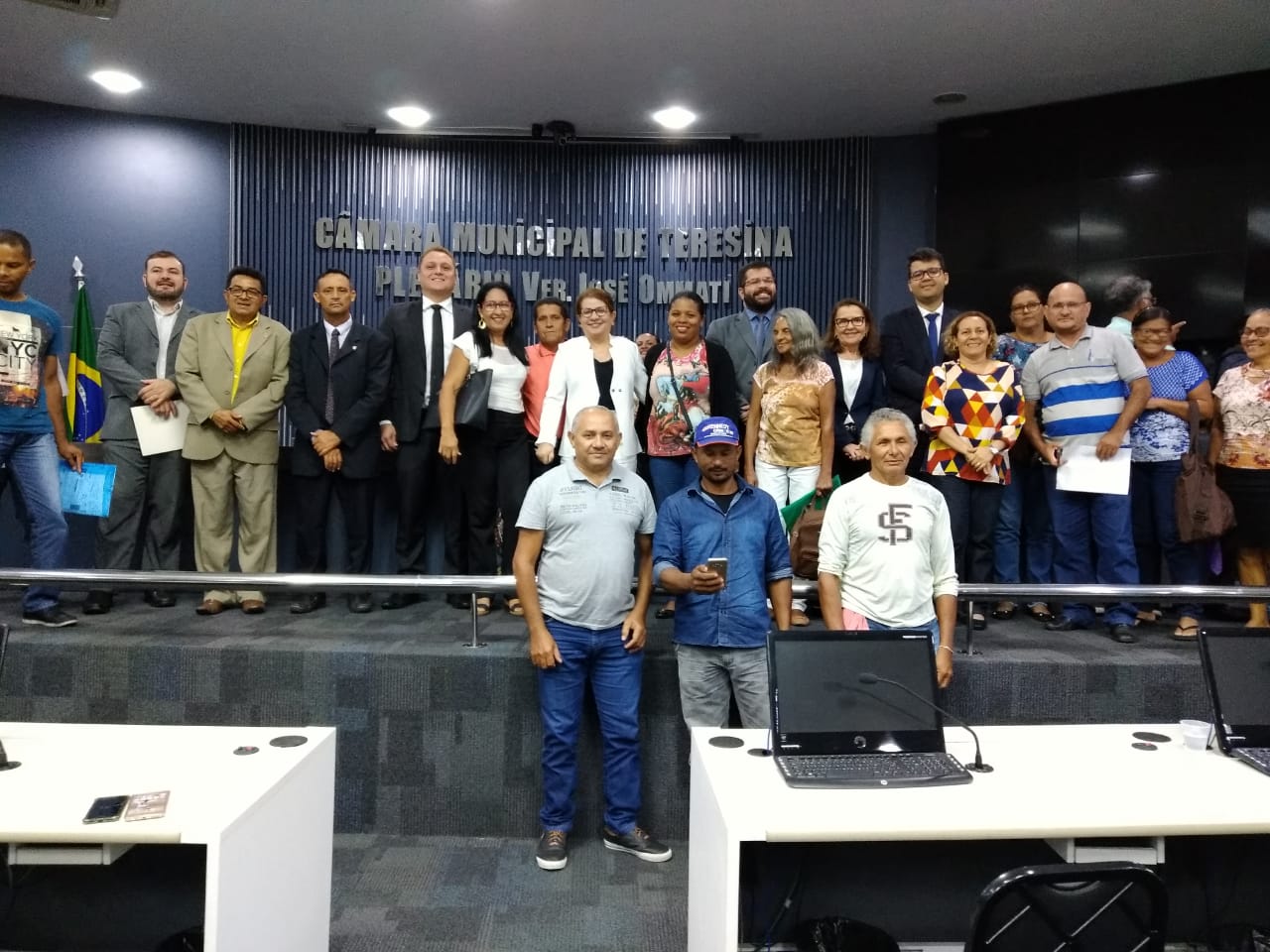 Entre os encaminhamentos propostos na audiência estão criar uma comissão de vereadores para atender às demandas das comunidades sobre a questão