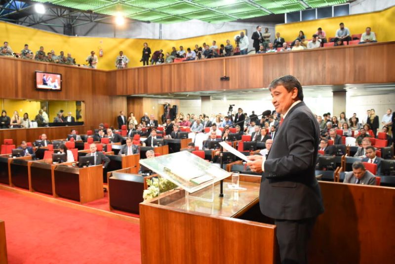 Governador Wellington Dias expõe aos deputados sobre propostas de desenvolvimento do Piauí