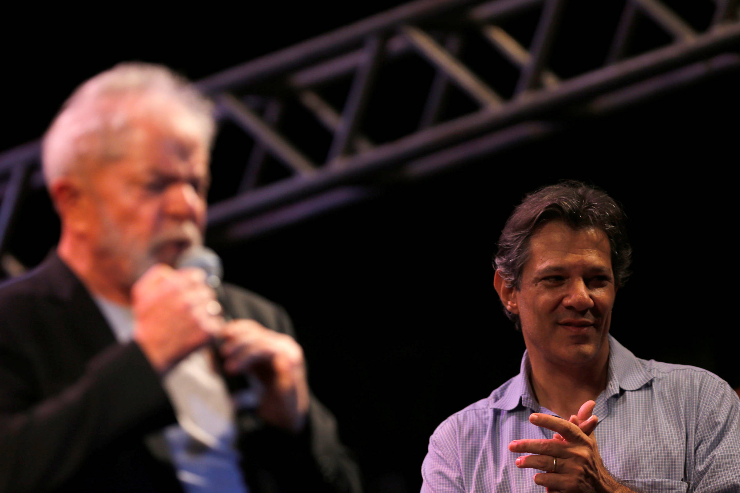 Lula e Haddad em evento em Recife que comemorou a soltura do ex-presidente, em novembro.