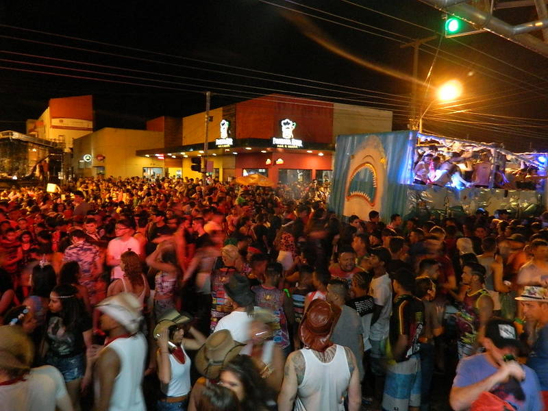 Multidão no Corso do Zé Pereira de Picos