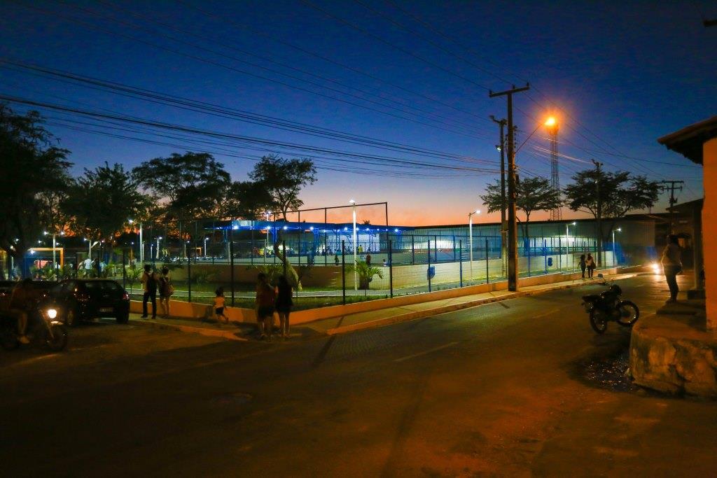 O Parque Ambiental da Macaúba conta com academia popular, palco para apresentações culturais, um campo de futebol com alambrado e iluminação, pista de caminhada e quiosque para venda de lanches
